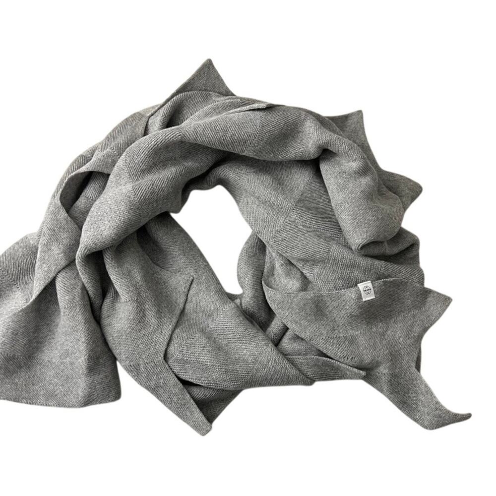 MAKWA Gray Knit Scarf Lagenlook Triangle Edges
